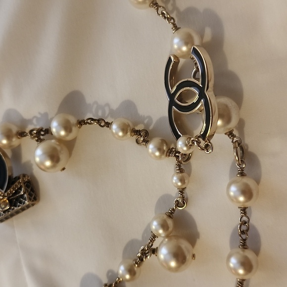 Chanel Coco Charm Pearl Belt Necklace - Picture 14 of 15